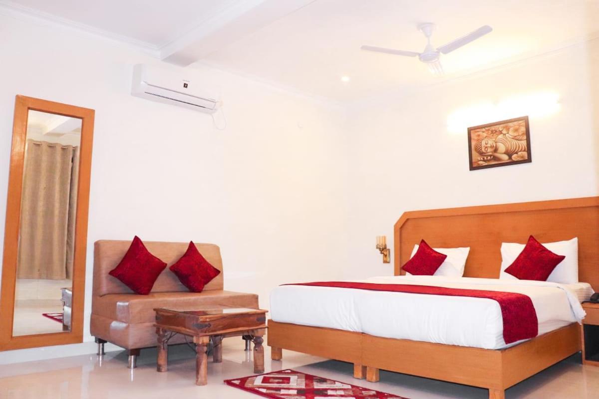 Priyanka Resort Khajurāho Exterior photo